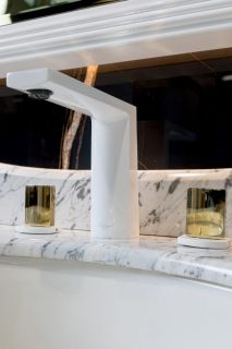 Смеситель для раковины Boheme Venturo 150-WG-ICE белый/золото