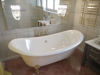 Ванна из искусственного камня AquaStone Лиона 190x86см золотые ножки