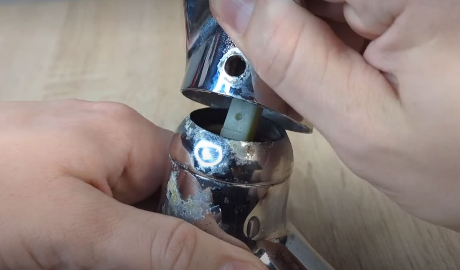 снятие рычага со смесителя